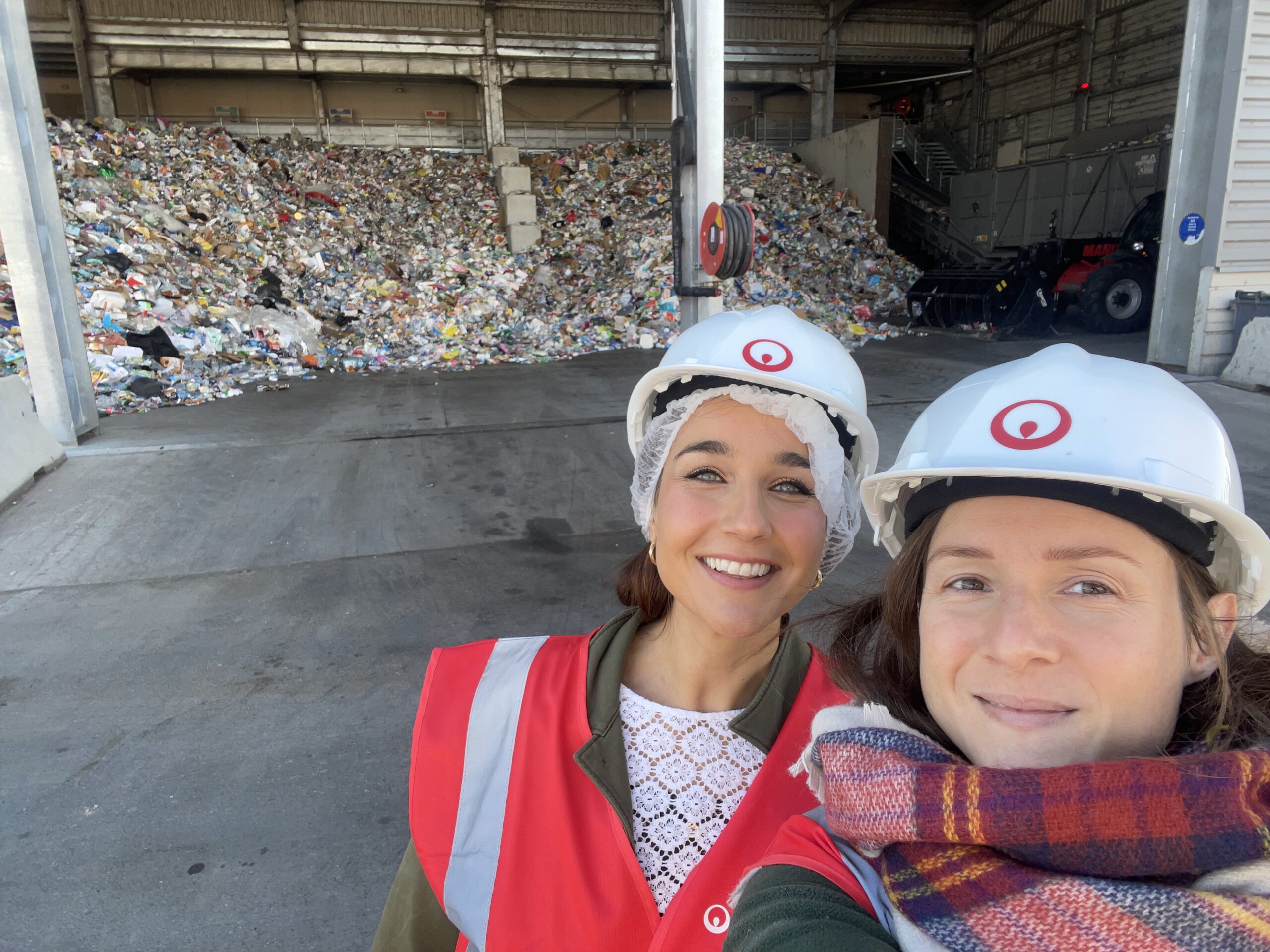 Lökki kombucha en coulisses du centre de tri de Manosque visite de la fillière recyclage par Nina et Joys tri des déchets